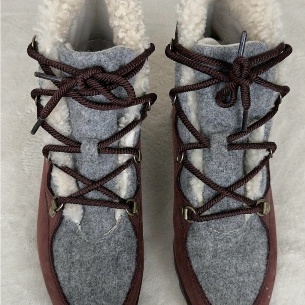 Sorel Women's Brown and Gray Lace-Up Faux-Sherpa Winter Boots